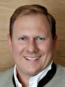 roland-simmer-iak-institut-fuer-angewandte-kreativitaet-portrait-farbe-s