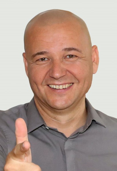 LeadingX.com Leadership, Xperte-Coach-Team-Innovation-ChancenRealisierer-Trainer-Change-Leadership-FREIGESTELLT-400x450-mit-Hand